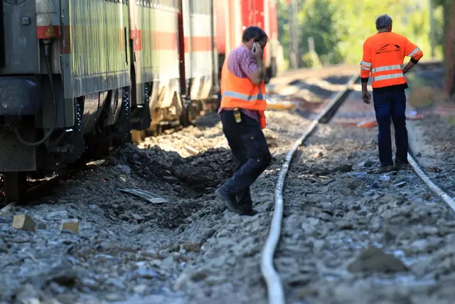 Die Verkehrsminister von NRW und Rheinland-Pfalz pochen auf die geplante Sanierung der linksrheinischen Bahnstrecke 2028 | Foto: Thomas Frey/dpa