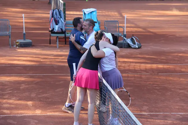 Abschlussgratulation zwischen zwei TC Gelb-Weiß Lu Teams | Foto: Rosi Morgenthaler