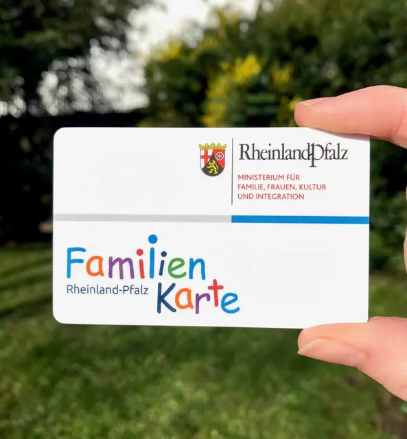 „und täglich grüßt das Murmeltier e.V.“ ist Netzwerkpartner der Familienkarte Rheinland-Pfalz. Inhaberinnen und Inhaber der Familienkarte erhalten bei den pädagogischen Familienbildungsangeboten des Vereins 70 % Ermäßigung. | Foto: amilienministerium Rheinland-Pfalz