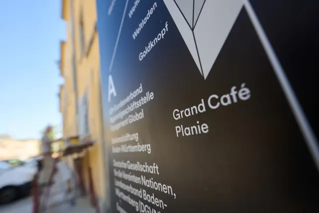 Das «Café Planie» steht seit Jahren leer - und beschert dem Land auch keine Steuereinnahmen, kritisiert der Steuerzahlerbund. (Archivbild) | Foto: Marijan Murat/dpa
