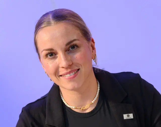 Emma Hinze, Radsportlerin, aufgenommen bei der Ehrung mit den neuen Plaketten beim «Der Weg des Ruhmes». Hinze und Maximilian Levy haben geheiratet. | Foto: Patrick Pleul/dpa/dpa-mag