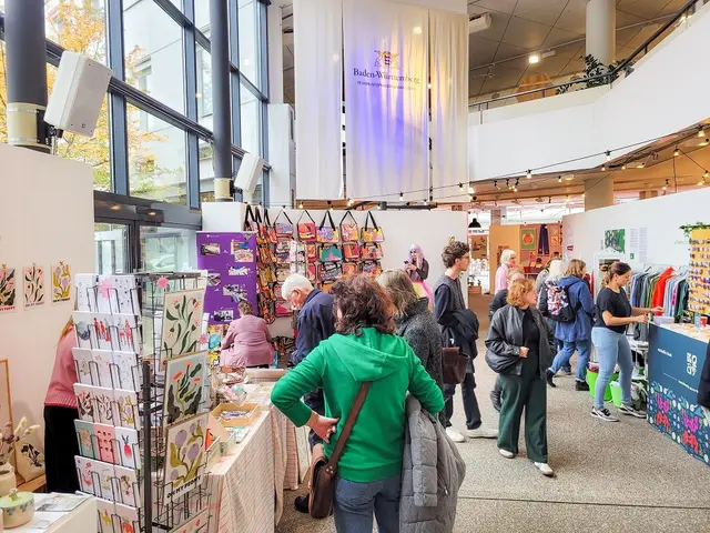 Mehr als 50 Kreativschaffende präsentieren Produkte, Ideen und Dienstleistungen und geben Einblick in die regionale Kreativszene.  | Foto: Pop-Up-Store © K³-Büro Stadt Karlsruhe