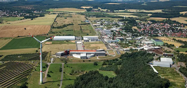 Der ehemalige Nato-Flugplatz Sembach soll vorzeitig freigegeben werden. Damit kann die weitere Entwicklung des Gewerbeparks vorbereitet werden | Foto: Christian Kroher/gratis