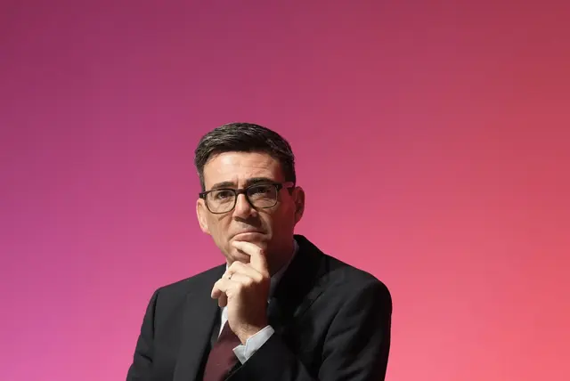 Premierminister Burnham hat den SPD-Politiker Schweitzer in Liverpool inspiriert.  | Foto: Stefan Rousseau/PA Wire/dpa