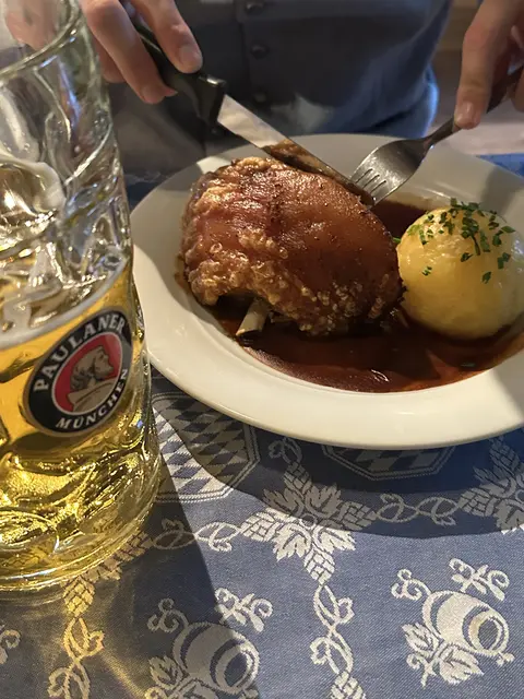 nicht nur leckeres Bier sondern auch gutes Essen | Foto: SM