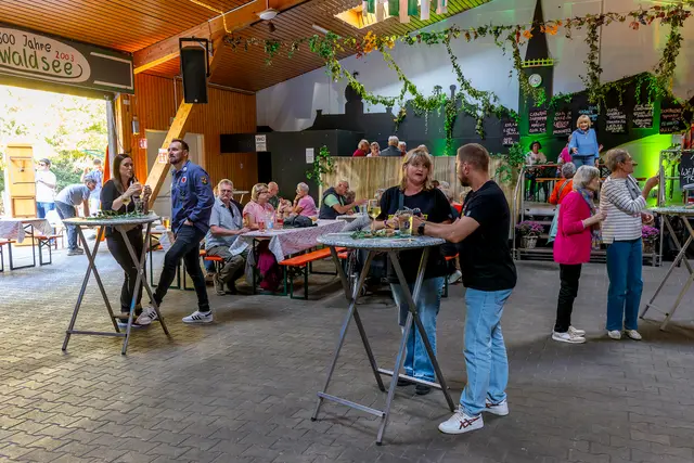 Kurz nach Beginn um 17 Uhr in der Halle | Foto: Johann-Peter Melder
