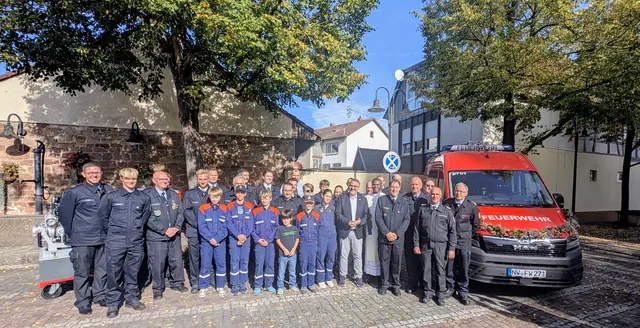 Ehrenamtliche Feuerwehrleute packen beim Umbau ihres Gerätehauses selbst mit an.  | Foto: BKI Neustadt an der Weinstraße