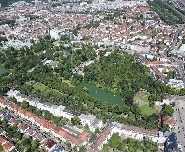 Ein Park mit altem Baumbestand passt zum Thema der Führung durch den Karlsruher Stadtgarten. | Foto: Stadt Karlsruhe, Roland Fränkle