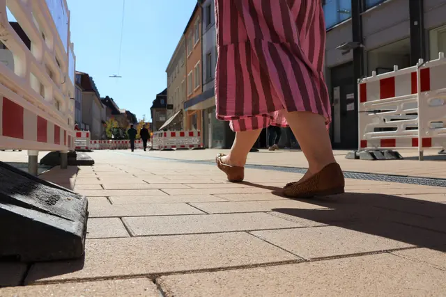 Auf der Königstraße ist ein weiterer Abschnitt der Baustelle fertig und wieder begehbar. | Foto: Stadt Landau