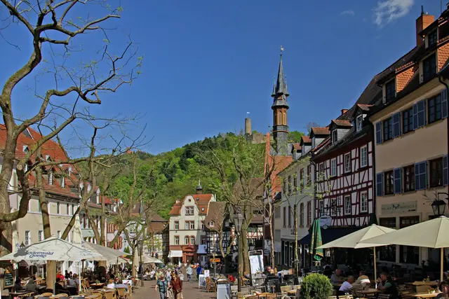 Bild 1: Der Marktplatz von Weinheim an der Bergstrasse | Foto: Hans-Jürgen Freudenberger