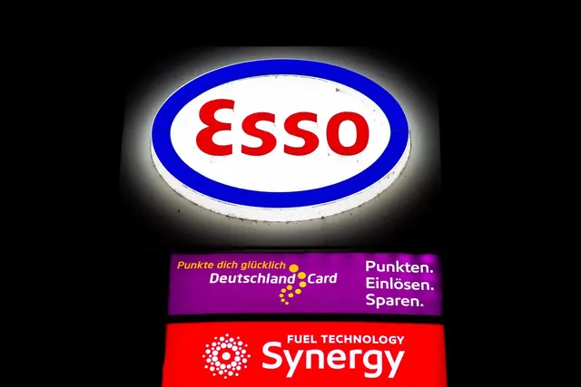 Wer seine DeutschlandCard-Punkte beim Tanken nutzt, hat dafür bei Esso noch bis zum 28. Oktober Zeit. | Foto: Hauke-Christian Dittrich/dpa