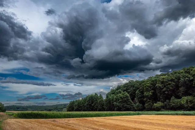 Bild 11: Gewitterwolken | Foto: Robert Müller