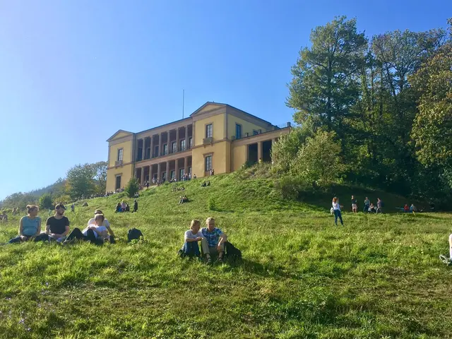 Der Wein- und Kastanienmarkt in Edenkoben findet am 10. und 11. Oktober unterhalb der Villa Ludwigshöhe im Keschdewald statt. | Foto: Rathaus Edenkoben