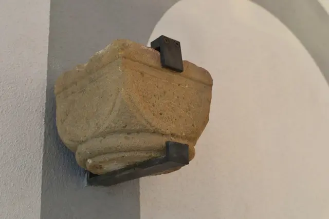 Das Museum SchPIRA leiht unter anderem ein Kapitell aus der mittelalterlichen Mikwe nach Trier aus. | Foto: Cordula Mattutat