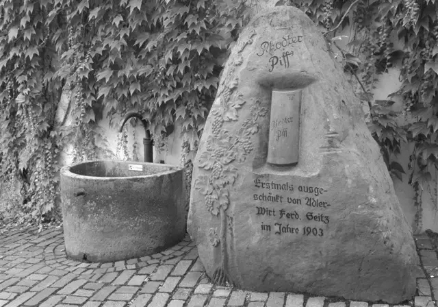 Denkmal "Rhodter Pfiff" in Rhodt | Foto: Rudi Birkmeyer