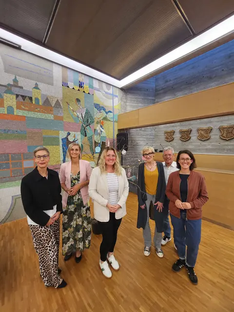 v.l.n.r. Manuela Schreiber, Angi Brabänder, Manuela Bestier, Silvia König, Beigeordneter Albert Ziegler und MdL Lisett Stuppy (Bündnis 90/Die Grünen) | Foto: Pressestelle VG Kirchheimbolanden