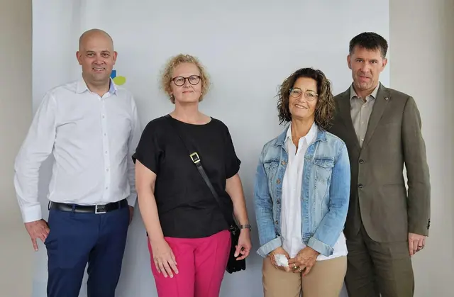 In Rülzheim sind drei Beschäftigte für 40 Jahre im öffentlichen Dienst geehrt worden. | Foto: KreisGER / sey