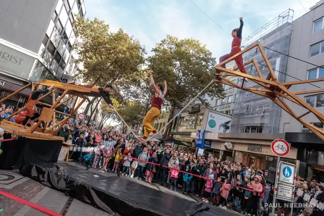 Das Karlsruher Stadtfest mit seinem spektakulären Programm lockt am 9. und 10. Oktober wieder tausende Menschen in die Innenstadt | Foto: Paul Needham