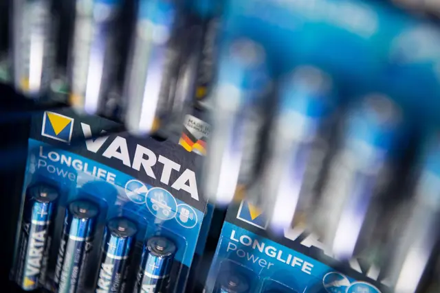 Die Haushaltsbatterien-Sparte von Varta löst sich vom Mutterkonzern. (Archivbild)  | Foto: Marijan Murat/dpa