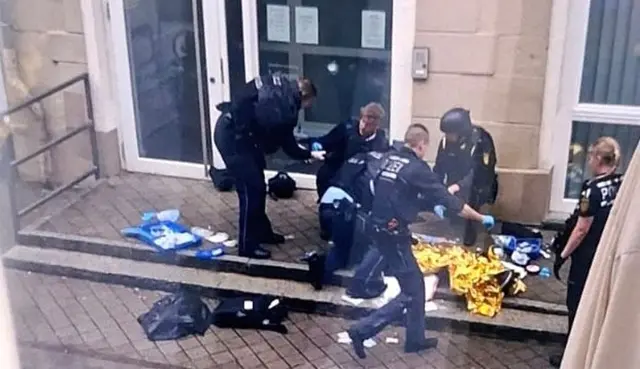 In Tuttlingen kommt es zu einem größeren Polizeieinsatz | Foto: Christian Klemm/dpa