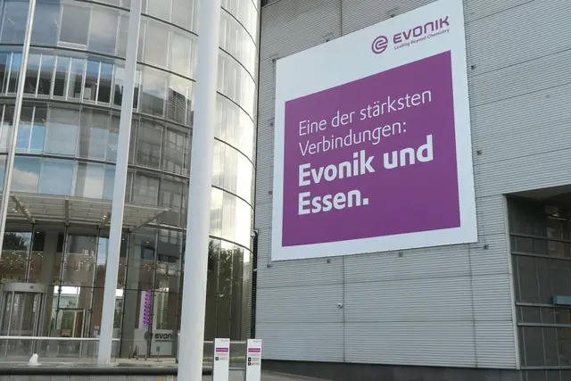 Evonik-Übernahme durch BASF? Die Gewerkschaft IGBCE will das «Für und Wider der Initiative sorgfältig bewerten». | Foto: Helge Toben/dpa