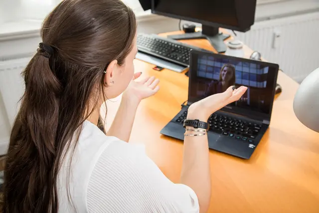 Work-Life-Balance: Junge Menschen wünschen sich oft mehr Flexibilität bei den Arbeitszeiten und Arbeitsorten. | Foto: Christin Klose/dpa-mag