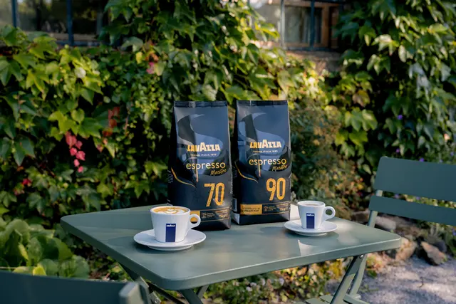Lavazza Espresso Maestro 70 und Espresso Maestro 90 (ganze Bohne, 750 g) – ab November im Handel und im Lavazza-Onlineshop, UVP 19,99 Euro. | Foto: Luigi Lavazza Deutschland GmbH, Foto: Luigi Lavazza Deutschland GmbH