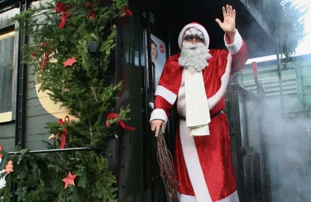 Der Nikolaus fährt mit | Foto: Stadt Neustadt