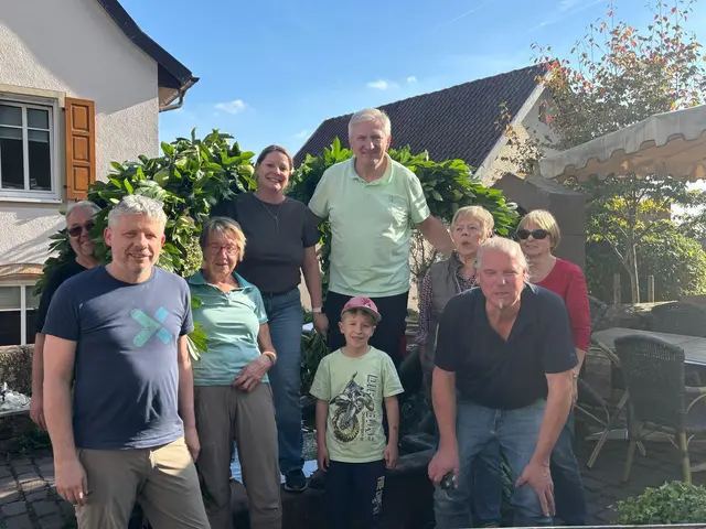 In Gleisweiler schmücken Kirchengemeinde und Ortsgemeinde den Aquariusbrunnen traditionell zum Erntedank. | Foto: Ortsgemeinde Gleisweiler