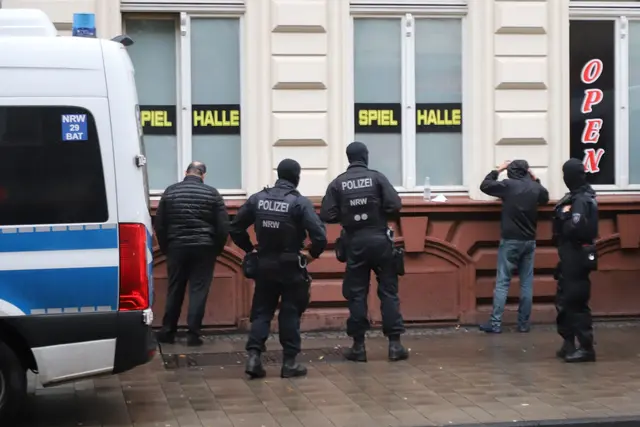 Der Einsatz begann am frühen Morgen. | Foto: ----/dpa