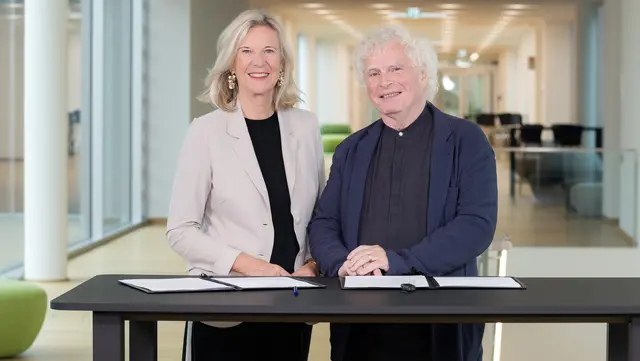 Sir Simon Rattle: Die Vertragsverlängerung beim Bayerischen Rundfunk läuft bis 2033. | Foto: BR Bayerischer Rundfunk/Markus Konvalin
