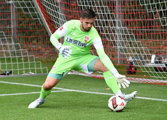 Steht vor seinem Bundesliga-Debüt: VfB-Keeper Dennis Seimen (Archivbild) | Foto: Bernd Weißbrod/dpa