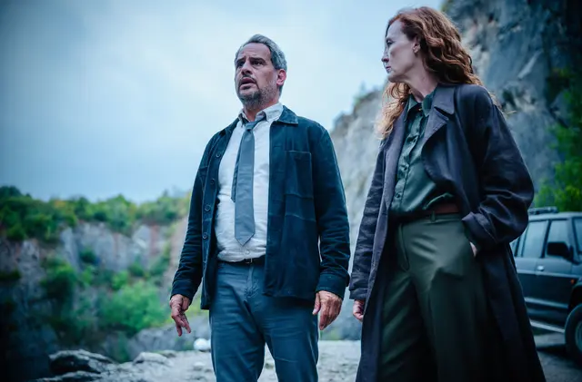 Ritus: Die Mystery-Thriller-Serie verbindet einen rätselhaften Leichenfund mit Ereignissen, die Vergangenheit und Gegenwart verknüpfen. | Foto: ARD Degeto/Hessischer Rundfunk/MadeFor Film/Stanislav Honzík