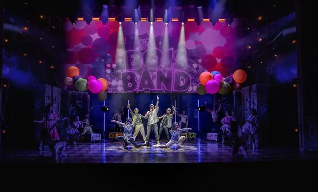 & JULIA: Das Pop-Musical feiert seine Premiere im Stage Palladium Theater Stuttgart. | Foto: Stage Entertainment GmbH