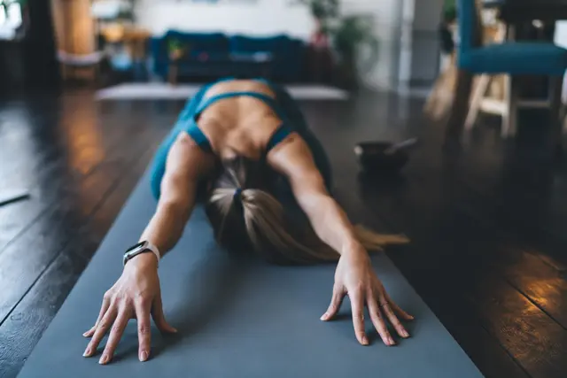 Wer seinem Rücken etwas Gutes tun will, kann ab Dienstag, 20. Oktober, in Dahn einen neuen Wirbelsäulen-Qi-Gong-Kurs besuchen | Foto: BullRun /stock.adobe.com