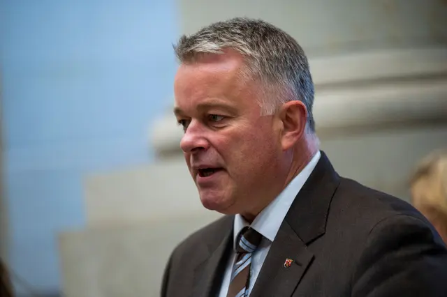 Gordon Schnieder fordert von SPD und Grünen bei der Linken den gleichen Maßstab anzulegen wie bei der AfD. (Archivbild) | Foto: Christophe Gateau/dpa