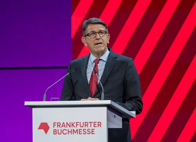Wolfram Weimer spricht bei der Eröffnung der Frankfurter Buchmesse. (Archivbild)  | Foto: Andreas Arnold/dpa