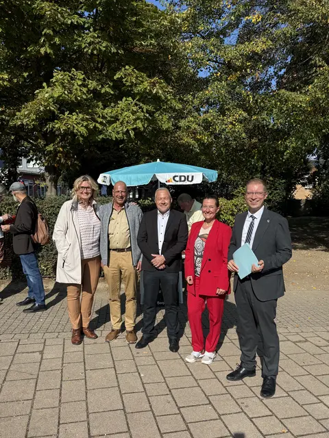 Bild  v.l  Kerstin Cee Bürgermeisterin, Frank Hörter Vorsitzender CDU Pfinztal, Frank Bolz Bürgermeister , Nicola Bodner Bürgermeisterin, Christian Stalf Bürgermeisterin
 | Foto: Petra Schwab