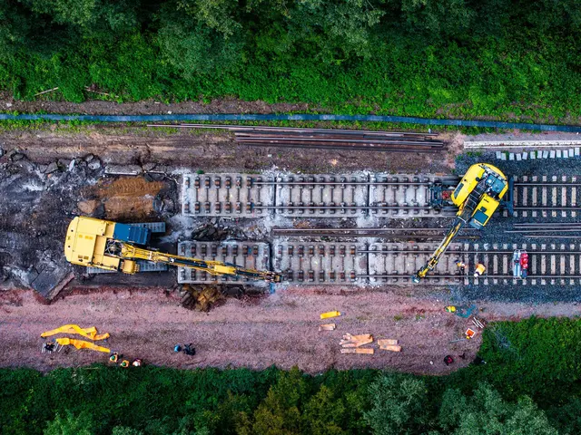 Sanierung von Bahnstrecken zieht sich. (Symbolbild) | Foto: Jens Büttner/dpa