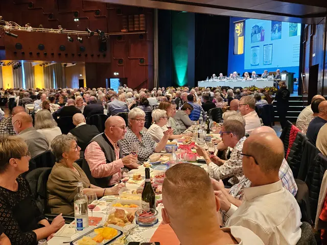 Geselligkeit auf der Großen Pfalzweinprobe | Foto: Michael Landgraf
