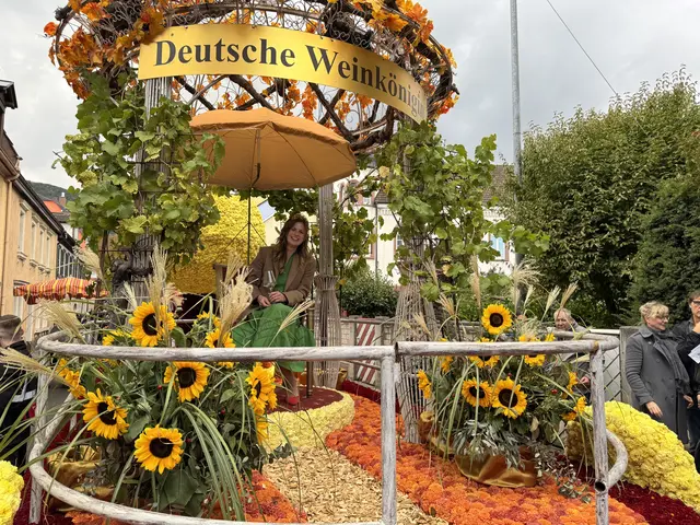 Deutsche Weinkönigin Paula Löber | Foto: Stadtmarketing Neustadt/Lara Sarter