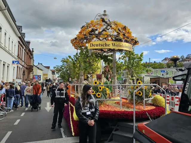 Die neue Deutsche Weinkönigin Paula Löber. | Foto: Michael Landgraf