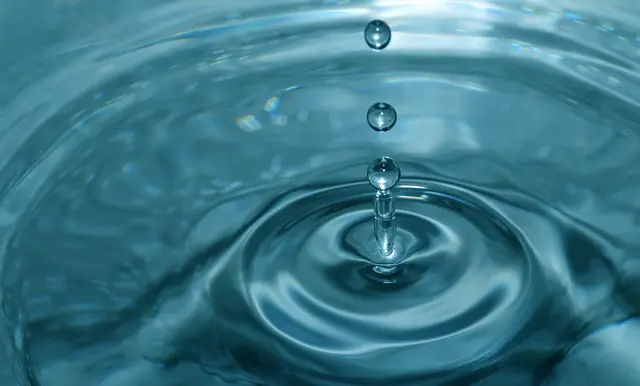 Wasser kann bei Frost Leitungen und Wasserzähler beschädigen. Die Stadtwerke Viernheim raten, gefährdete Anlagen rechtzeitig zu entleeren oder zu isolieren. / Symbolbild Wasser | Foto:  dieter76/stock.adobe.com