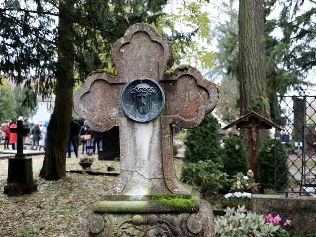 Allerheiligen im Gedenken an die Heiligen und Märtyrer der Katholischen Kirche

 | Foto: Heike Schwitalla