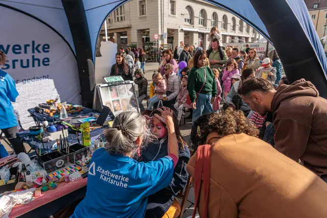 Beim Karlsruher Stadtfest gibt es für Groß und Klein viel zu entdecken, auszuprobieren und zu erleben. | Foto: Paul Needham