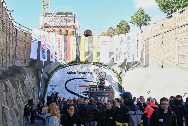 Der rund elf Kilometer lange Pfaffensteigtunnel ist ein wichtiges Bauwerk des Gäubahn-Ausbaus. | Foto: Bernd Weißbrod/dpa