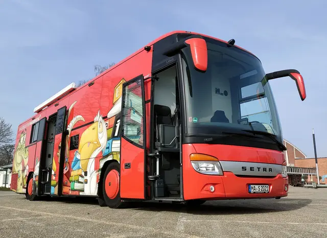 Die Mobile Bibliothek bringt Bücher und Medien direkt in Mannheimer Stadtteile und an Schulen. | Foto: Stadt Mannheim