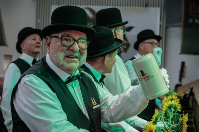 Der Club der Bellheimer Lords beim 24. Bockbierfest in der Festhalle Bellheim. | Foto: Paul Needham