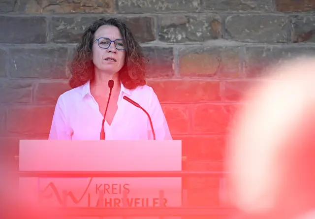 Landrätin Cornelia Weigand äußerte sich enttäuscht über die Absage. (Archivbild) | Foto: Jennifer Brückner/dpa