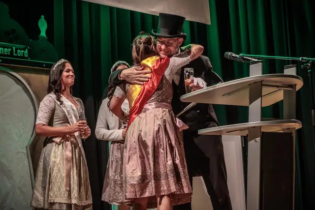 Glückwünsche für den neuen Lord: Andreas Bantele ist der neue 24. Bellheimer Lord für die Amtszeit 2026/2027. | Foto: Paul Needham
